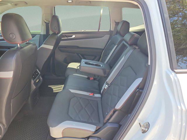 2024 Volkswagen Atlas 2.0T Peak Edition SE w/Technology