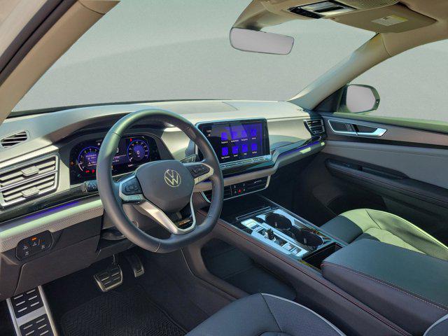 2024 Volkswagen Atlas 2.0T Peak Edition SE w/Technology