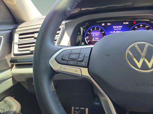 2024 Volkswagen Atlas 2.0T Peak Edition SE w/Technology