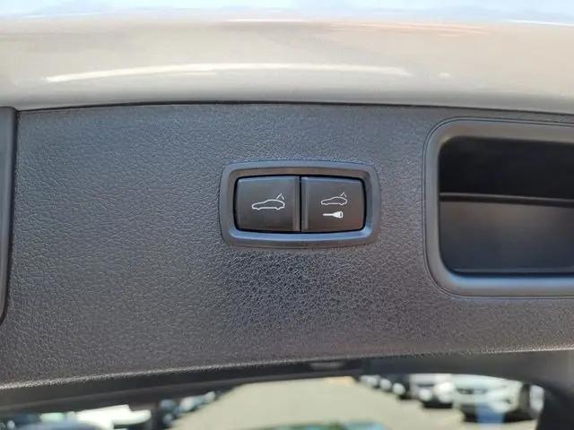 2021 Porsche Macan Macan