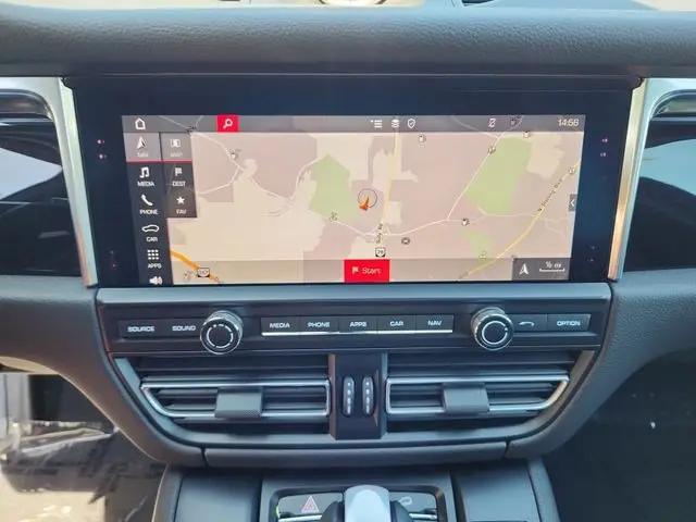 2021 Porsche Macan Macan