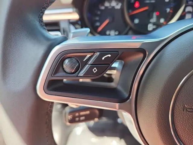 2021 Porsche Macan Macan
