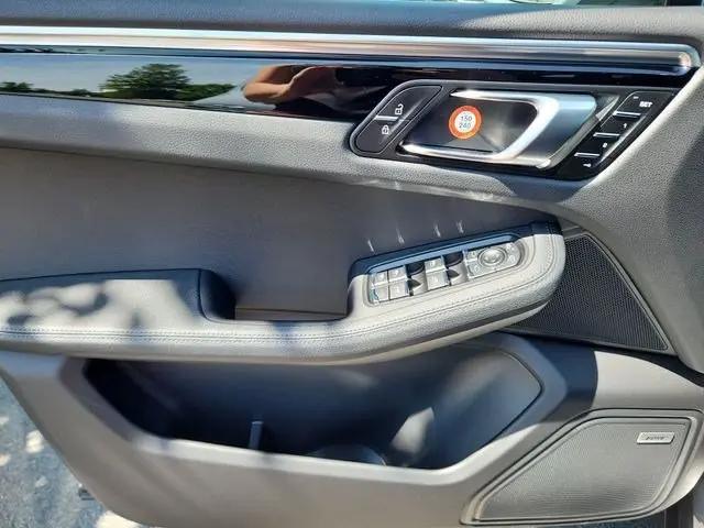 2021 Porsche Macan Macan