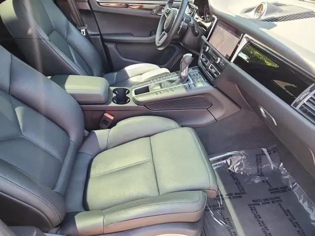 2021 Porsche Macan Macan