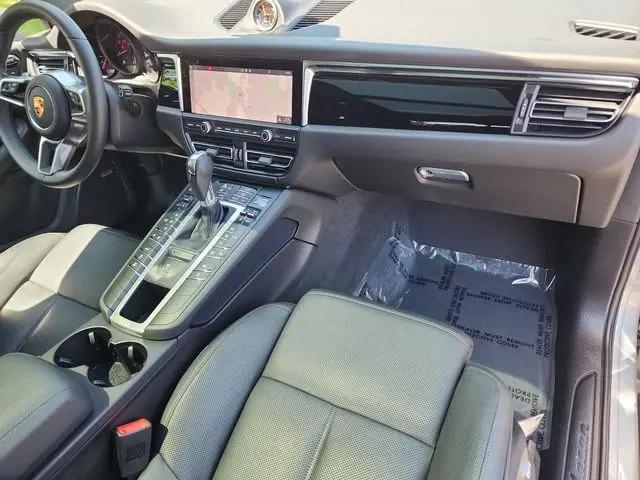 2021 Porsche Macan Macan