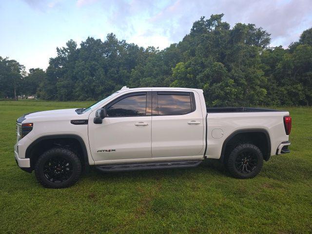 2023 GMC Sierra 1500 4WD Crew Cab Short Box AT4X
