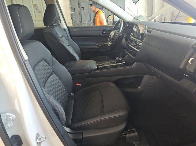 2024 Nissan Pathfinder SV 4WD