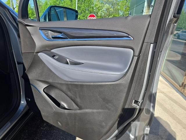 2023 Buick Enclave Essence AWD