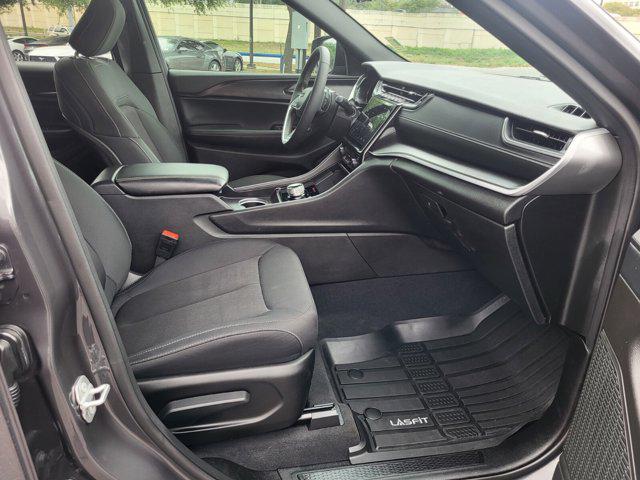 2025 Jeep Grand Cherokee L Laredo X 4x2