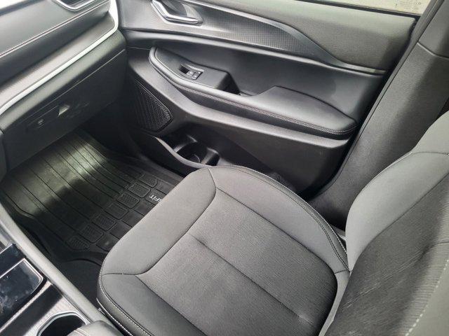 2025 Jeep Grand Cherokee L Laredo X 4x2