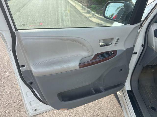 2013 Toyota Sienna Limited V6 7 Passenger