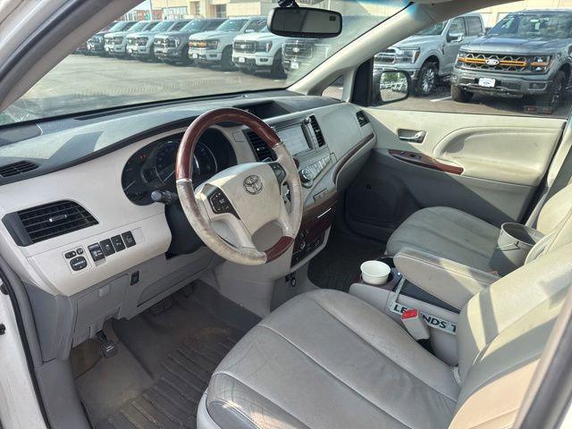 2013 Toyota Sienna Limited V6 7 Passenger