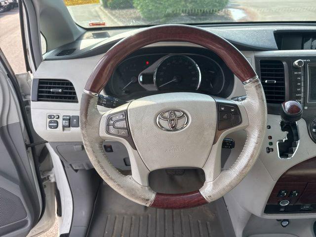 2013 Toyota Sienna Limited V6 7 Passenger
