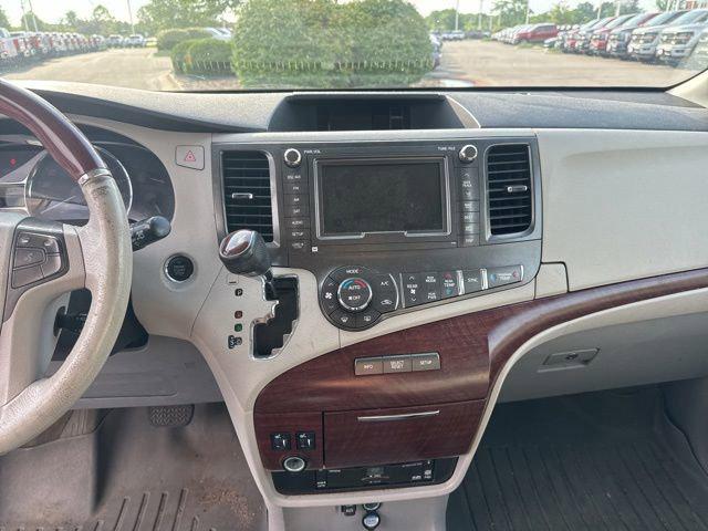 2013 Toyota Sienna Limited V6 7 Passenger