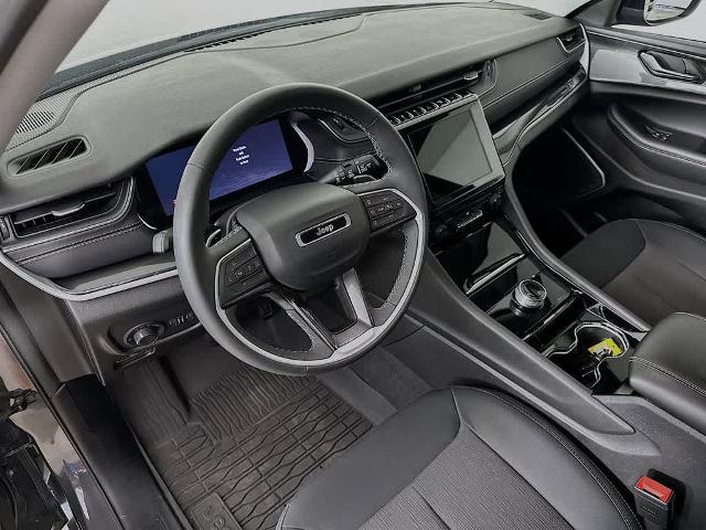 2022 Jeep Grand Cherokee L Laredo 4x4