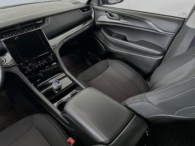 2022 Jeep Grand Cherokee L Laredo 4x4