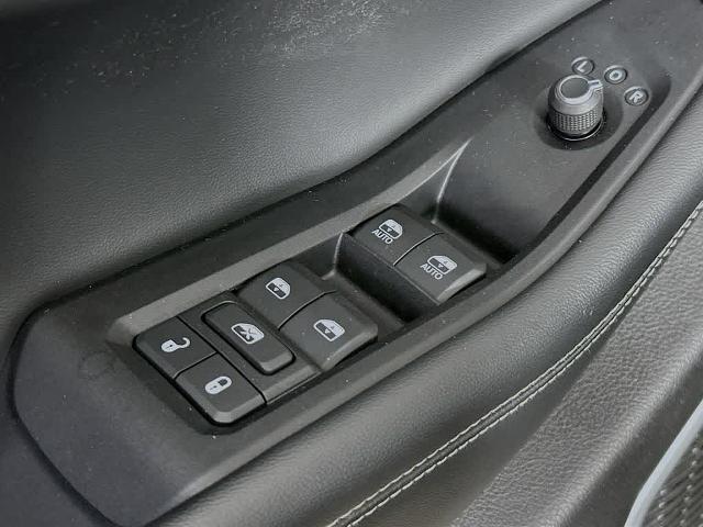 2022 Jeep Grand Cherokee L Laredo 4x4