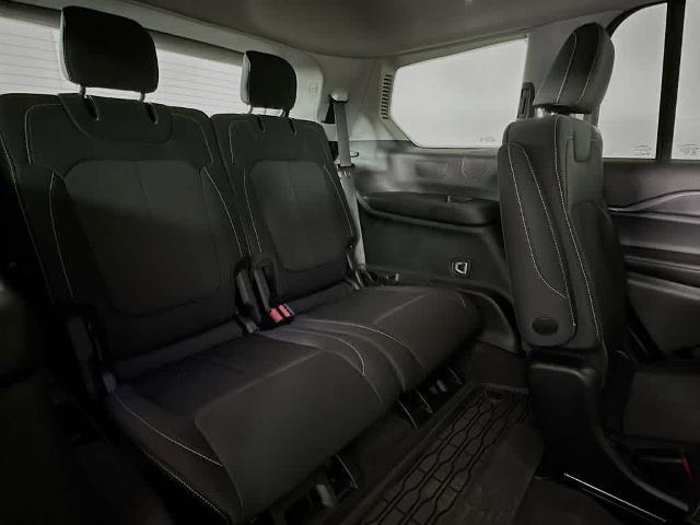 2022 Jeep Grand Cherokee L Laredo 4x4