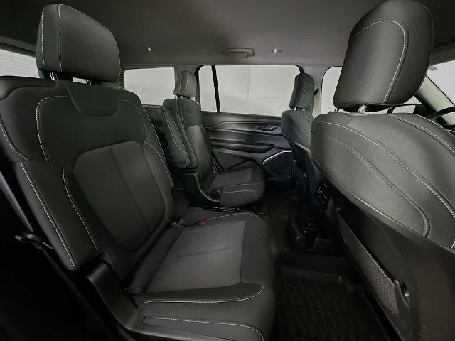 2022 Jeep Grand Cherokee L Laredo 4x4