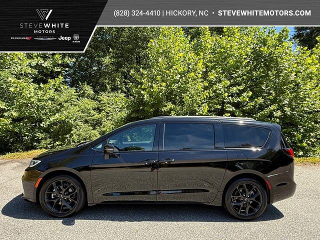 2025 Chrysler Pacifica Limited for sale in Hickory, NC