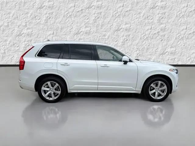 2021 Volvo XC90 T5 Momentum 7 Passenger
