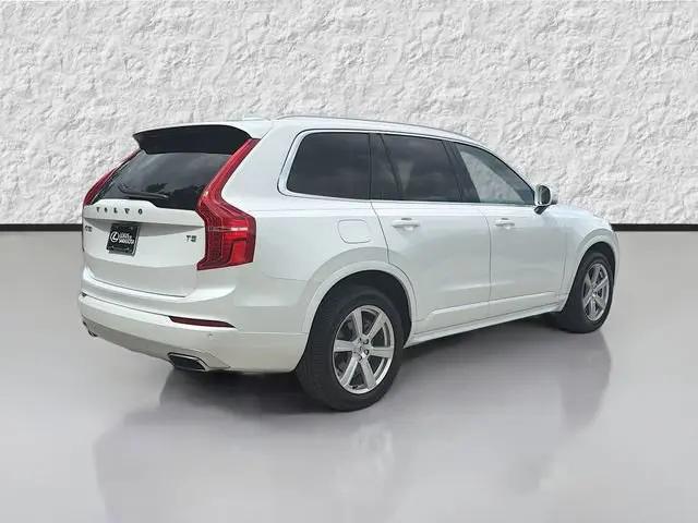 2021 Volvo XC90 T5 Momentum 7 Passenger