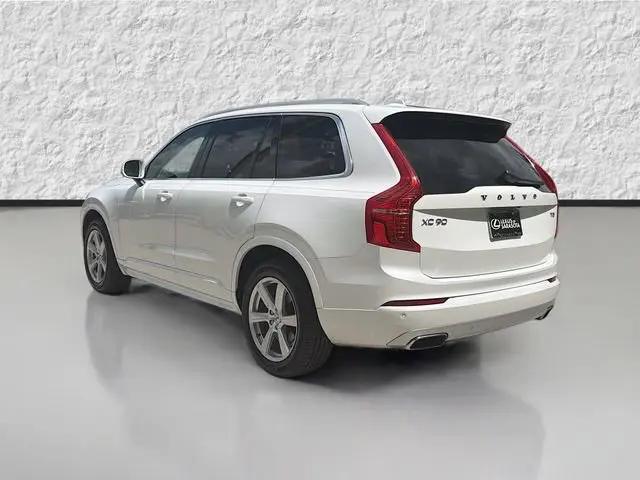 2021 Volvo XC90 T5 Momentum 7 Passenger