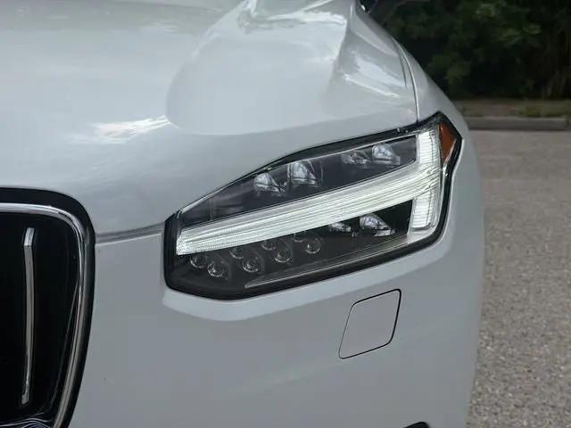 2021 Volvo XC90 T5 Momentum 7 Passenger