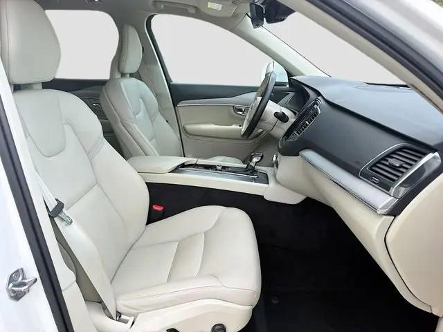2021 Volvo XC90 T5 Momentum 7 Passenger