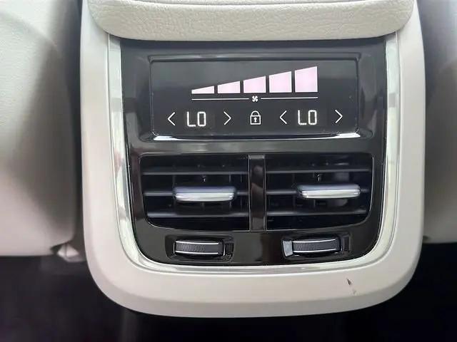 2021 Volvo XC90 T5 Momentum 7 Passenger