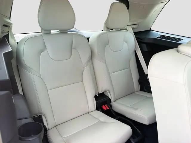 2021 Volvo XC90 T5 Momentum 7 Passenger