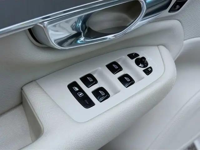 2021 Volvo XC90 T5 Momentum 7 Passenger