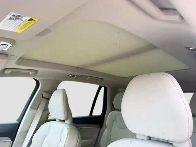 2021 Volvo XC90 T5 Momentum 7 Passenger