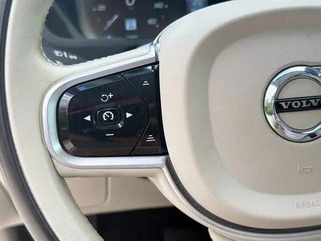 2021 Volvo XC90 T5 Momentum 7 Passenger