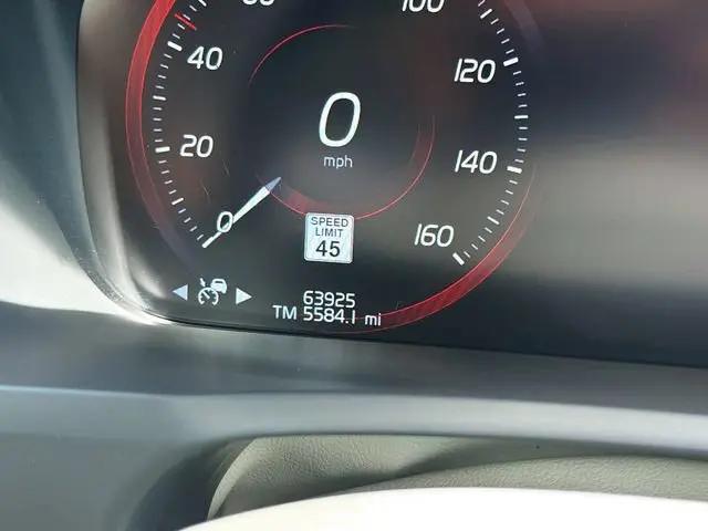 2021 Volvo XC90 T5 Momentum 7 Passenger