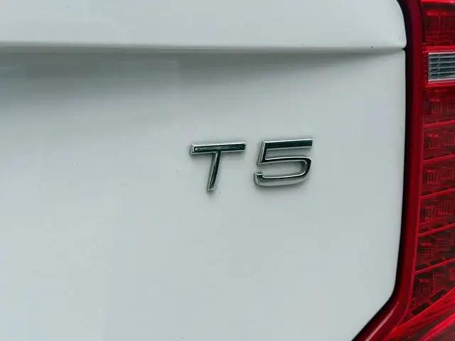 2021 Volvo XC90 T5 Momentum 7 Passenger