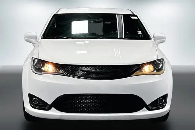 2020 Chrysler Pacifica Touring
