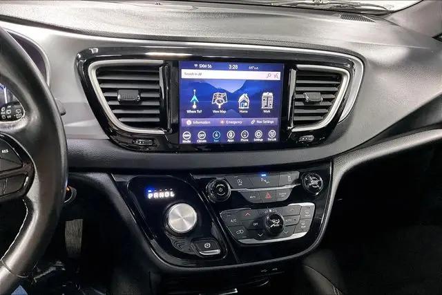 2020 Chrysler Pacifica Touring