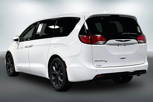 2020 Chrysler Pacifica Touring