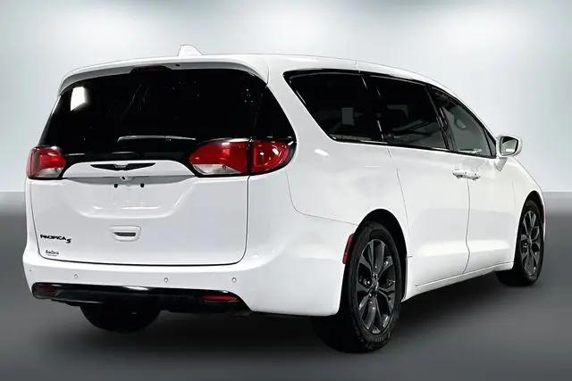 2020 Chrysler Pacifica Touring