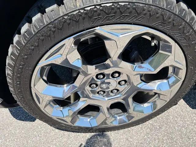 2024 GMC Sierra 1500 4WD Crew Cab Short Box SLT