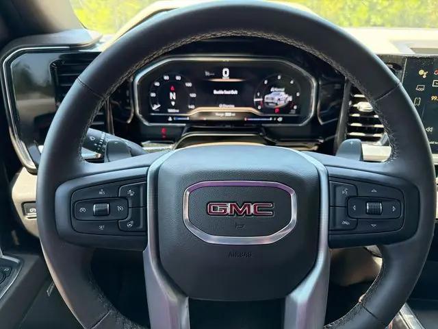 2024 GMC Sierra 1500 4WD Crew Cab Short Box SLT