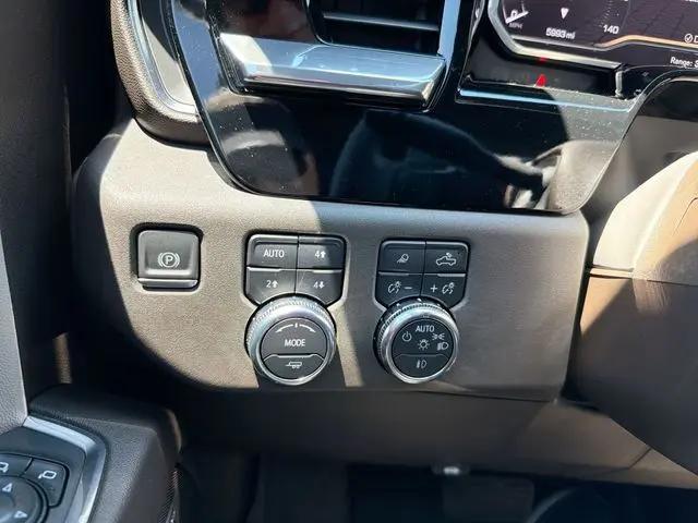 2024 GMC Sierra 1500 4WD Crew Cab Short Box SLT