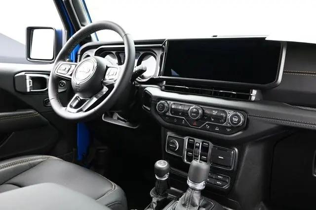 2026 Jeep Wrangler 4-Door Sahara 4x4