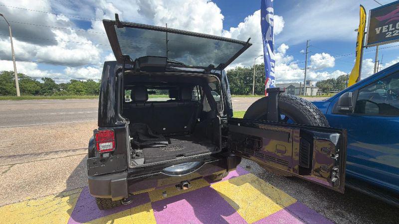 2017 Jeep Wrangler Unlimited Smoky Mountain 4x4