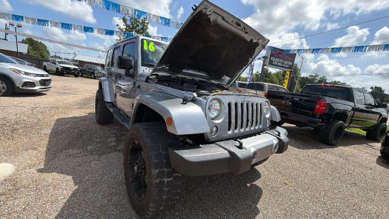 2016 Jeep Wrangler Unlimited Sahara