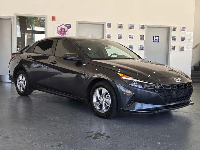 2021 Hyundai Elantra SE