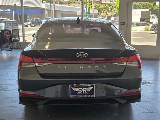 2021 Hyundai Elantra SE