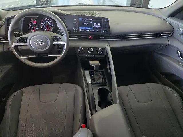 2021 Hyundai Elantra SE