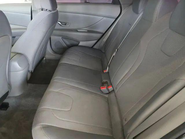 2021 Hyundai Elantra SE